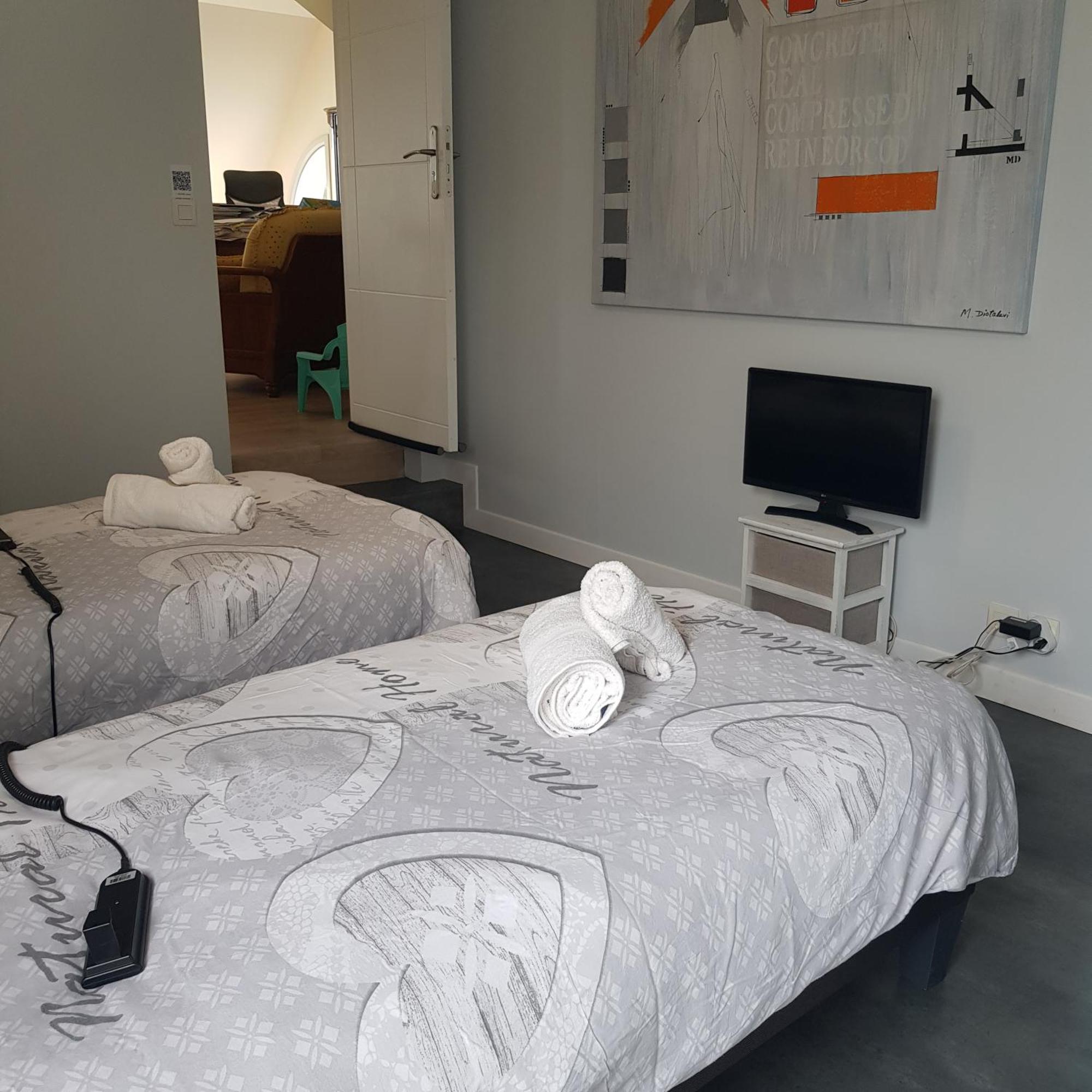 Grande Chambre Entre Caen Et La Mer Chambre Terrasse Jardin Et Piscine Mathieu Kültér fotó